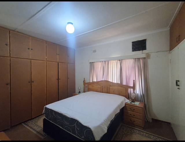 3 BEDROOM FREESTANDING FOR SALE IN STILFONTEIN EXT 4